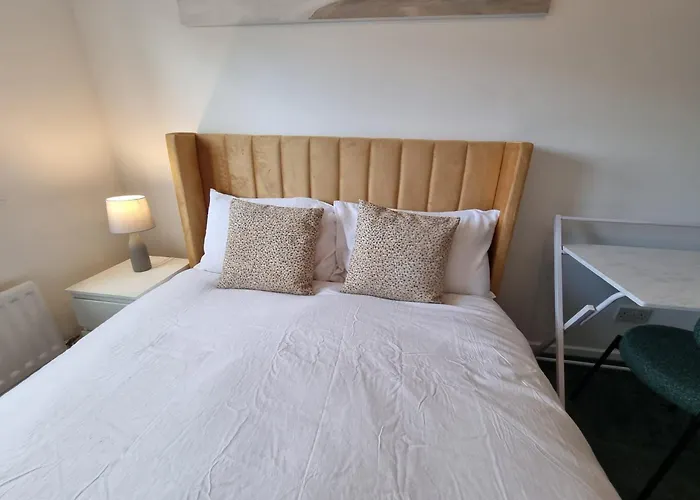 Captivating 3-Bed House In Strood Rochester Kent