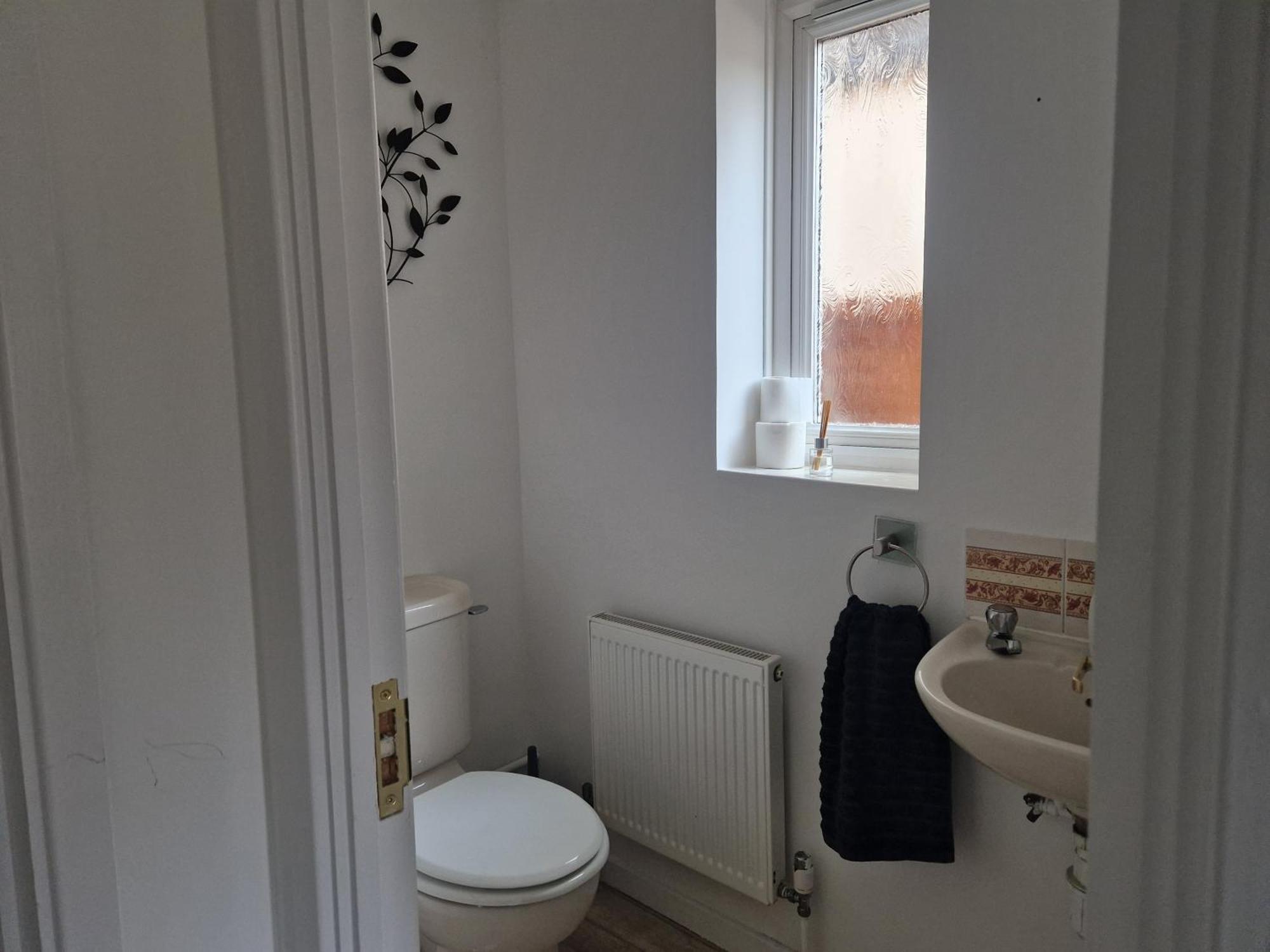 Captivating 3-bed House In Strood Rochester Kent Rochester (Kent)